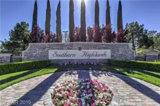 Photo #2: 2180443 Listing