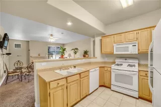 Photo #3: 2180475 Listing 