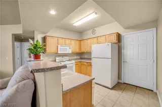 Photo #4: 2180475 Listing 