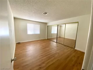 Photo #6: 2180501 Listing 