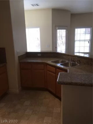 Photo #4: 2180522 Listing 