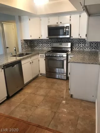 Photo #5: 2180676 Listing 