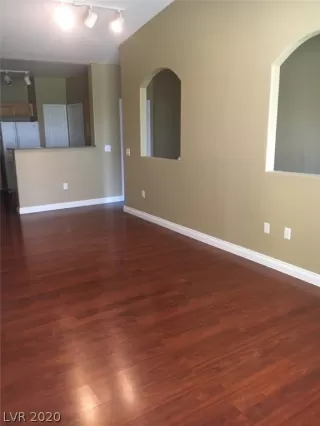 Photo #5: 2180704 Listing