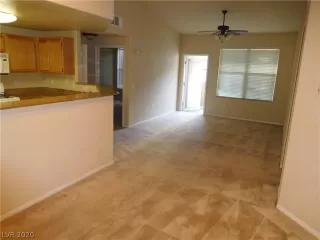 Photo #3: 2180719 Listing