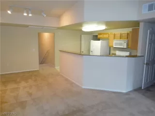 Photo #4: 2180719 Listing