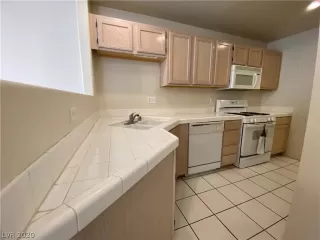 Photo #6: 2180732 Listing 