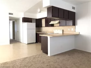 Photo #6: 2180888 Listing 