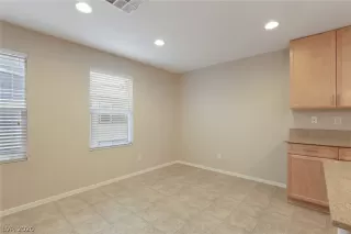 Photo #5: 2180905 Listing