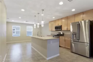 Photo #6: 2180905 Listing