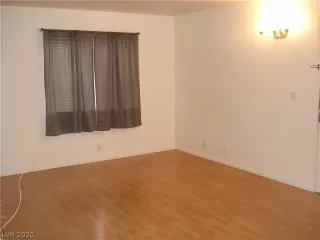 Photo #3: 2180930 Listing 