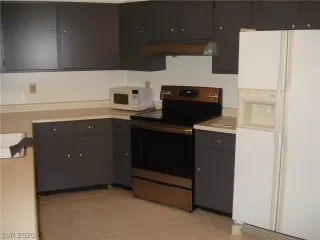 Photo #5: 2180930 Listing 