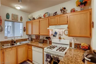 Photo #5: 2181011 Listing 