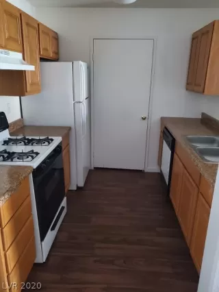 Photo #4: 2181097 Listing