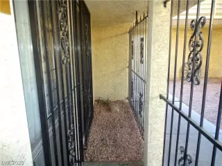 Photo #3: 2181133 Listing