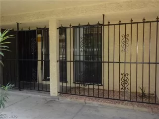 Photo #4: 2181133 Listing