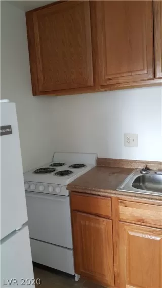 Photo #5: 2181135 Listing