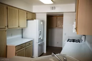 Photo #4: 2181181 Listing