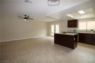 Photo #6: 2181225 Listing