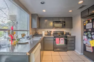 Photo #3: 2181288 Listing