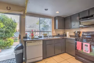 Photo #4: 2181288 Listing