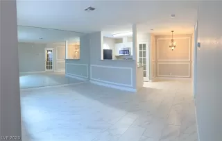 Photo #2: 2181370 Listing