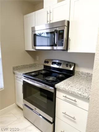 Photo #5: 2181370 Listing