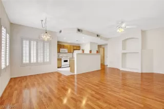 Photo #5: 2181396 Listing 