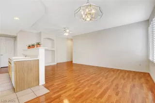 Photo #6: 2181396 Listing 