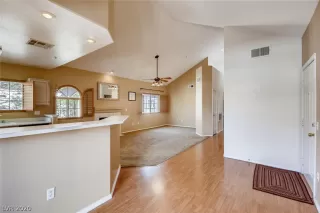 Photo #1: 2181404 Listing