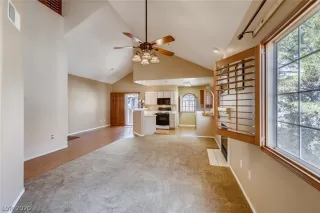 Photo #4: 2181404 Listing