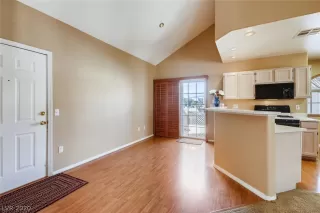 Photo #5: 2181404 Listing