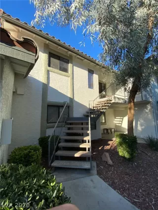 Photo #1: 2182445 Listing 