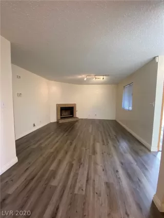 Photo #4: 2182445 Listing 