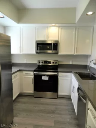 Photo #3: 2182468 Listing