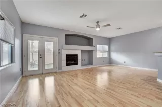 Photo #5: 2182528 Listing