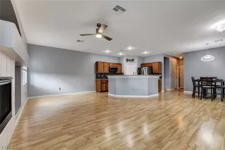 Photo #6: 2182528 Listing