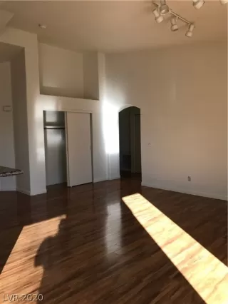 Photo #4: 2182570 Listing 