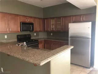 Photo #1: 2182591 Listing 