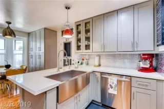 Photo #3: 2182648 Listing 