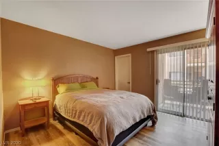 Photo #3: 2182649 Listing