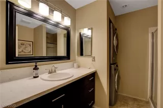 Photo #4: 2182649 Listing