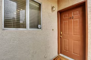 Photo #5: 2182649 Listing