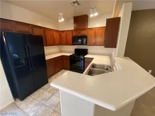 Photo #3: 2182671 Listing