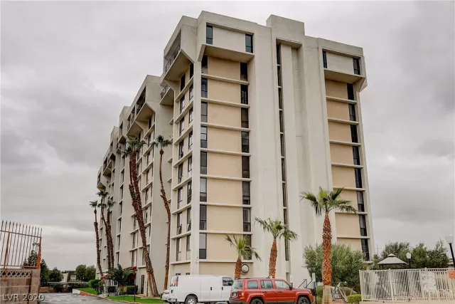 MLS: 2182718 Condo For Sale