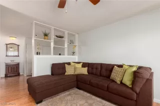 Photo #6: 2182748 Listing 