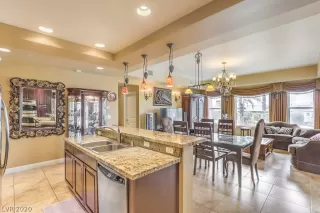 Photo #3: 2182793 Listing 