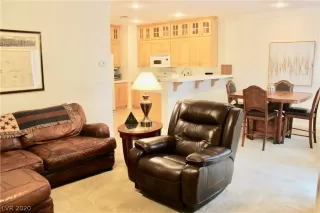 Photo #3: 2182853 Listing