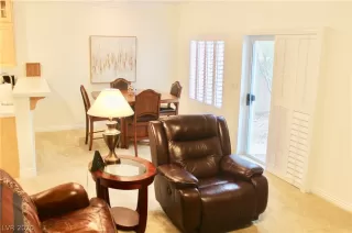 Photo #4: 2182853 Listing