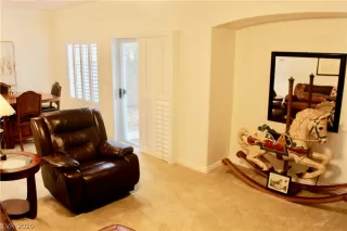 Photo #5: 2182853 Listing