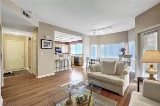 Photo #4: 2182872 Listing 